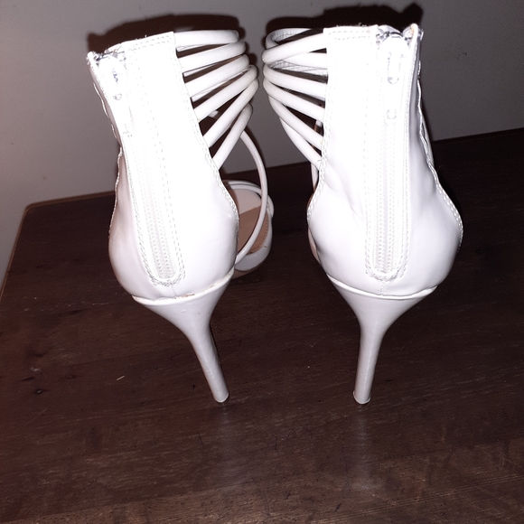 Steve Madden Sandals - Picture 3 of 5